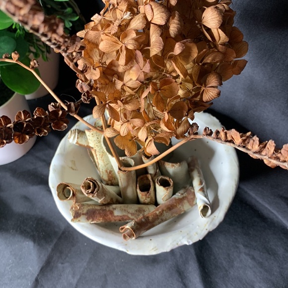 Handmade signed pottery ikebana decorative vase - Picture 15 of 17